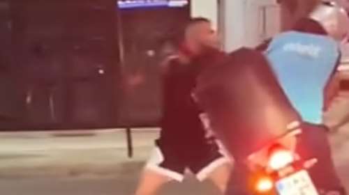 Επιτέθηκε σε διανομέα στον Άγιο Δημήτριο χτυπώντας τον με γροθιές και βρίζοντας το Πακιστάν [βίντεο]