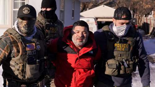 Ανάλυση Economist: Γιατί ο Τραμπ "μαζεύει" τους ακραίους της ICE- Γιατί οι δημοσκοπήσεις είναι καταστροφικές