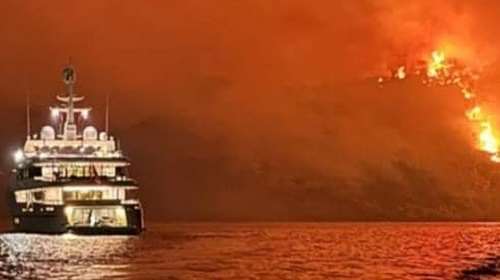 Φωτιά στην Ύδρα: &quot;Εγώ έριξα τα πυροτεχνήματα&quot; - Ομολόγησε ο καπετάνιος της θαλαμηγού