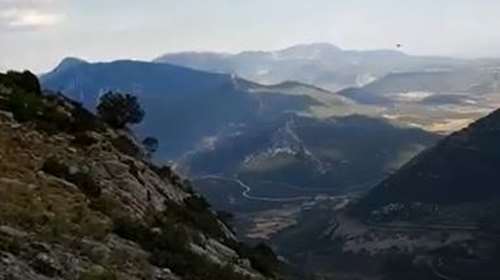 Τραγωδία στη Βοιωτία: Νεκρός σε απόκρημνη περιοχή στην Αράχωβα εντοπίστηκε ο αεροπτεριστής που αγνοούνταν [Εικόνες]