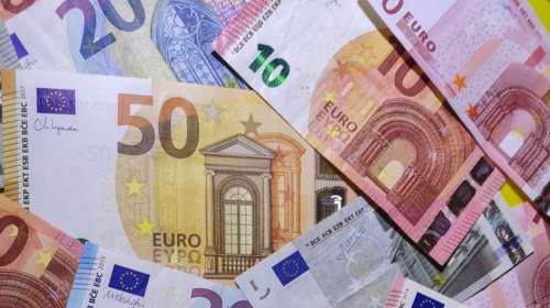 Δώρο Πάσχα: Έως τη Μεγάλη Τετάρτη η καταβολή του - Πώς μπορεί ο εργαζόμενος να υπολογίσει το ποσό που δικαιούται