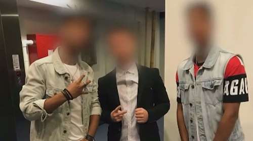 "Κλαίνε και στενοχωριούνται, τα κυνήγησαν, τους επιτέθηκαν λεκτικά": Τι λέει η θεία των διδύμων που υιοθέτησε ο π. Αντώνιος