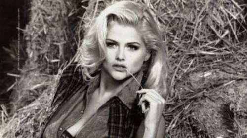 Άννα Νικόλ Σμιθ: Τα παιδικά χρόνια, ο γάμος με τον 89χρονο δισεκατομμυριούχο και ο θάνατος από ναρκωτικά - Ντοκιμαντέρ η ζωή της