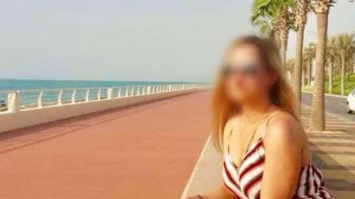 Επίθεση με βιτριόλι: Νέο βίντεο αποκαλύπτει τη δράστρια - Αδύνατη, μετρίου αναστήματος, με μάσκα και σκούφο