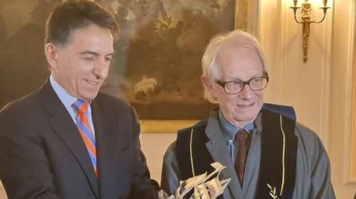 Κένι Λόουτς: &quot;Τα Γλυπτά του Παρθενώνα είναι κλεμμένα και πρέπει να επιστρέψουν στην Ελλάδα&quot;