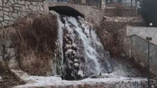 Φλώρινα: Πάγωσε ο καταρράκτης Πολυποτάμου [εικόνες - βίντεο]
