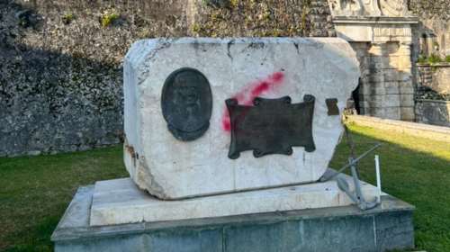 Κέρκυρα: Βεβήλωσαν το μνημείο του Ρώσου ναυάρχου Θεόδωρου Ουσακόφ [εικόνες]
