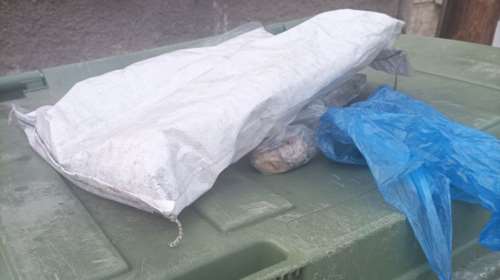 Κτηνωδία στον Βόλο: Έβαλαν σε τσουβάλι νεογέννητα γατάκια και τα πέταξαν στα σκουπίδια [εικόνες]