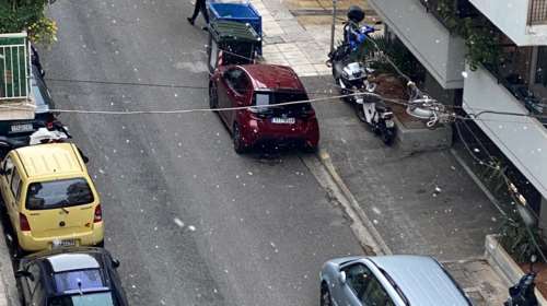 Επεσαν οι πρώτες νιφάδες χιονιού στο κέντρο της Αθήνας [βίντεο]