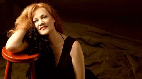 Συγκλονίζει η Αθηνά Παππά:  Με σάπισαν στο ξύλο, ανέβηκα πάνω στο καπό του αυτοκινήτου αιμόφυρτη