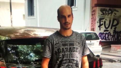 Αυτός είναι ο βιαστής των Πετραλώνων: Κρυβόταν παριστάνοντας τον ζητιάνο - Οδηγείται στον εισαγγελέα [εικόνες]