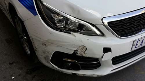 Επεισοδιακή καταδίωξη στη Θεσσαλονίκη: 26χρονη μετέφερε 14 κιλά ηρωίνης και εμβόλισε περιπολικό [εικόνες]