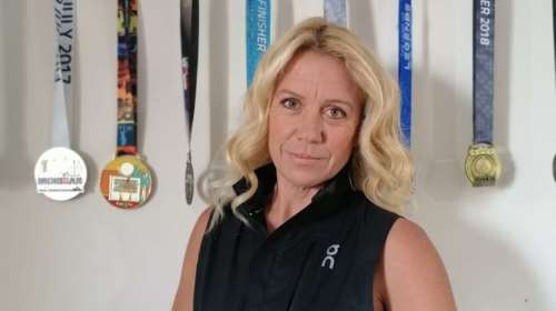 Παρέμβαση της Ομοσπονδίας Κολύμβησης για τη Μάνια Μπίκοφ: &quot;Μου ζητούσε να κατεβάσω το μαγιό μου&quot;