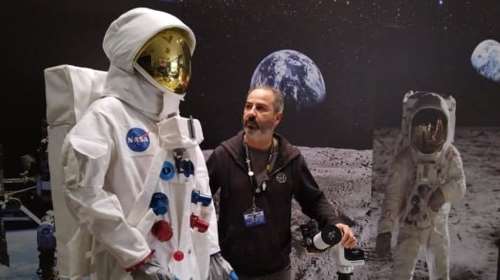 Η στολή του πρώτου αστροναύτη και οι μετεωρίτες από τον Άρη: Το εργαστήρι του διαστήματος στη Θεσσαλονίκη [εικόνες]