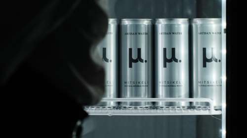 μ. Artisan Water: Η συσκευασία του μέλλοντος πρωταγωνιστεί σε ένα μ.οναδικό brunch