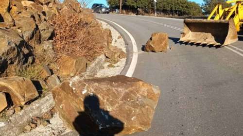 Λέσβος: Σε εφαρμογή το σχέδιο &quot;Εγκέλαδος&quot; - Μικρές ζημιές σε σπίτια, σε επιφυλακή οι αρχές