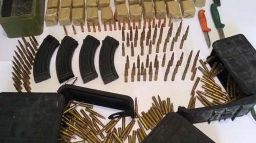 Σπείρα &quot;ξετρύπωσαν&quot; στα Χανιά οι Αρχές - Όπλα, πυρομαχικά και λαθραίος καπνός [Εικόνες]