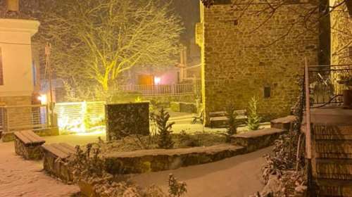 Η κακοκαιρία &quot;Λέανδρος&quot; σαρώνει τη χώρα: Οι περιοχές που &quot;ντύθηκαν&quot; στα λευκά [εικόνες - βίντεο]