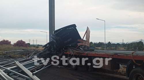 Σοκαριστικό τροχαίο στο Σχηματάρι - Ένας νεκρός και ένας τραυματίας από σύγκρουση ΙΧ με φορτηγό [Εικόνες]