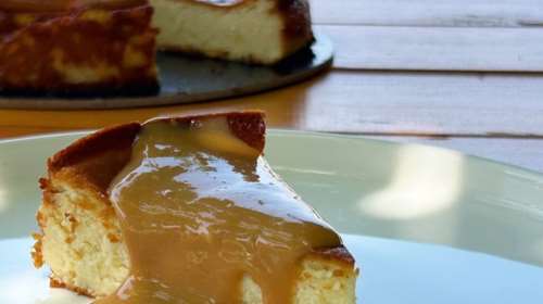 Συνταγή: Πολύ εύκολο γιαουρτογλυκό με καραμέλα - Με βελούδινη κρέμα