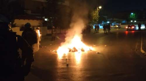 Ένταση με Ρομά και σε Μενίδι - Ασπρόπυργο - Πετούν πέτρες και βάζουν φωτιά σε κάδους