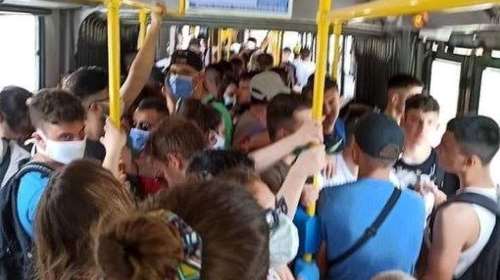 Το αδιαχώρητο στα λεωφορεία για παραλία - Απίστευτες εικόνες συνωστισμού