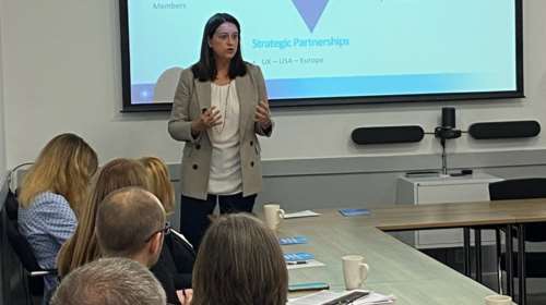 Στο Λονδίνο η Νίκη Κεραμέως μαζί με πρυτάνεις για νέες συνεργασίες με βρετανικά πανεπιστήμια