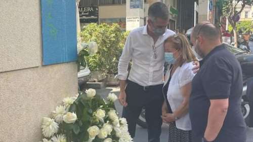 Στην Καραγιώργη Σερβίας ο Κώστας Μπακογιάννης μαζί με τη μητέρα του Θάνου Αξαρλιάν: "Σήμερα, θα ήταν μόλις 49 ετών"