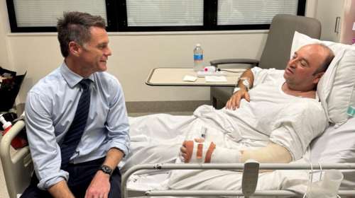 Σίδνεϊ: Σε κρίσιμη κατάσταση ο ήρωας που σταμάτησε τον δράστη του μακελειού - Κινδυνεύει να χάσει το χέρι του