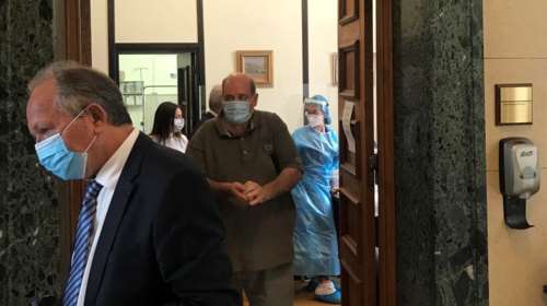 Βουλή: Τεστ κορονοϊού σε υπουργούς, βουλευτές και υπαλλήλους [εικόνες]