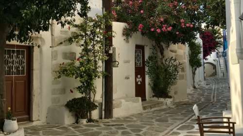 Πάρος: Ζήτησε από τεχνίτη με κορονοϊό να φύγει από το σπίτι του και αυτός τα έκανε γυαλιά-καρφιά - 50.000 ευρώ οι ζημιές