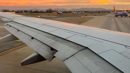 Θρίλερ στη Γαλλία: Καθηλώθηκε αεροπλάνο με 300 Ινδούς επιβάτες για υποψία &quot;εμπορίας ανθρώπων&quot;-  Δύο τελούν υπό κράτηση