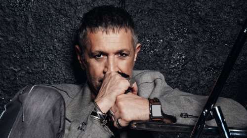 Αιμίλιος Χειλάκης: Πέθανε η μητέρα του - "Το παιδί μέσα μου σήμερα γέρασε, το πήρες μαζί σου"