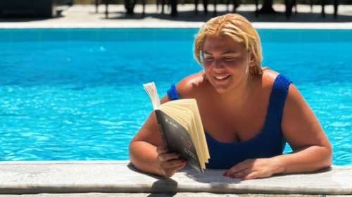 Δανάη Μπάρκα: Οι νέες φωτογραφίες της με μαγιό και το μήνυμά της - &quot;Μήπως τελικά οι δυσκολίες είναι πιο απολαυστικές...&quot;