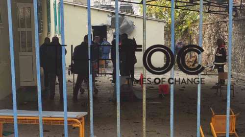 Σέρρες: Νεκρός 11χρονος μαθητής από έκρηξη σε δημοτικό - Τον σκότωσε πόρτα που εκσφενδονίστηκε στα 40 μέτρα