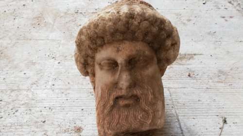 Μοναδική αρχαία κεφαλή βρέθηκε στο κέντρο της Αθήνας - Απεικονίζει τον θεό Ερμή