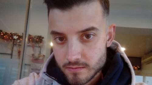 Θρήνος στο Αίγιο για τον 25χρονο Νίκο: Σκοτώθηκε σε τροχαίο τα ξημερώματα - Έπεσε πάνω σε μάντρα νεκροταφείου [Βίντεο]