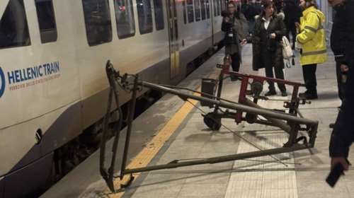 Ατύχημα στον Προαστιακό: Παντογράφος συρμού εκτοξεύτηκε στην αποβάθρα στον σταθμό &quot;Ελ. Βενιζέλος&quot;