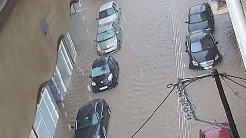 Πτολεμαΐδα: Ποτάμια οι δρόμοι από τη σφοδρή καταιγίδα - Mπουρίνι χτύπησε τα Ιωάννινα - Πρωτόγνωρες εικόνες [Βίντεο]
