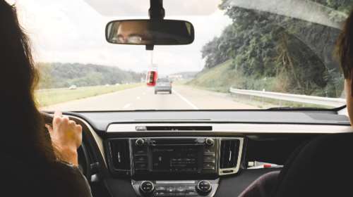 Νέα &quot;μόδα θανάτου&quot; στα παιδιά: Πέφτουν στις ρόδες αυτοκινήτων και δικύκλων - Αποκαλυπτική μαρτυρία