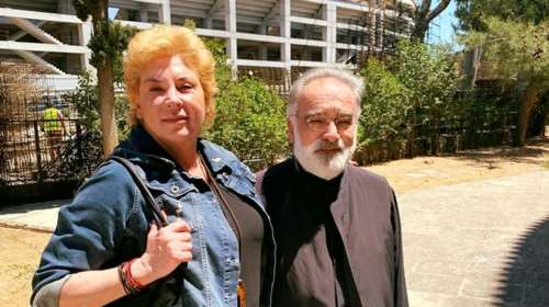 Αγνώριστη η Δήμητρα Λιάνη - Πήγε στην εκκλησία να κοινωνήσει [εικόνες]