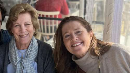 Άννα Μαρία και Αλεξία Ντε Γκρες: Χαλαρές σε ουζερί στην Αίγινα - To μενού από την ελληνική κουζίνα