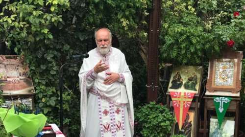 Διώχνουν τον ιερέα &quot;με τα θαύματα&quot; από τους Αγίους Ισιδώρους στον Λυκαβηττό- Αναμένεται η απόφαση