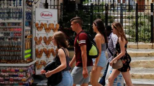 Freedom pass: Πότε ανοίγει η πλατφόρμα για την ψηφιακή κάρτα των 150 ευρώ - Πώς θα γίνεται η αίτηση από τους νέους