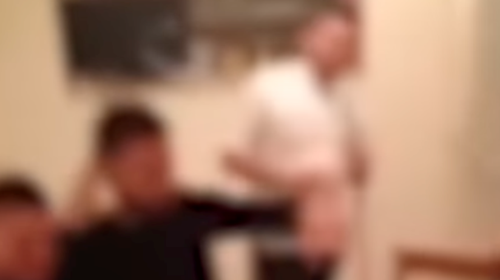 Nέο προκλητικό κορονο-πάρτι στο Ηράκλειο Κρήτης: Μαντινάδες, κουραμπιέδες και ουίσκι - &quot;Δεν γαμ...&quot;, φώναζαν