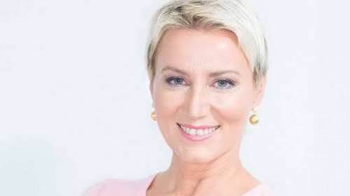 Νατάσα Παζαΐτη: &quot;Η γυναίκα που θαυμάζω για τη δύναμη της, για το ανάστημα που ύψωσε, για τη φωνή της&quot;