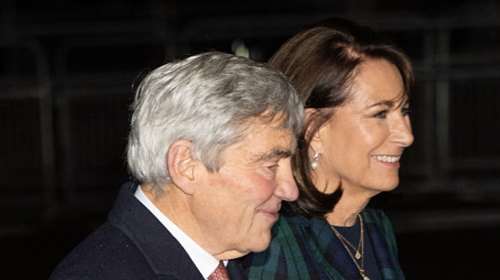 Η μητέρα της πριγκίπισσας Κέιτ, Κάρολ κέρδισε το στοίχημα του στιλ στη νέα της εμφάνιση