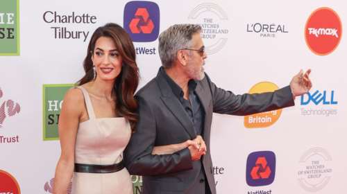 Αμάλ Κλούνεϊ: Η διαφορετική εμφάνιση με jumpsuit και μαύρα αξεσουάρ - Αγκαζέ με τον γοητευτικό Τζορτζ