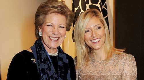 Η οικογένεια Ντε Γκρες στην πολυτελή κατοικία της στις Μπαχάμες - Με λευκό καφτάνι η Μαρί Σαντάλ