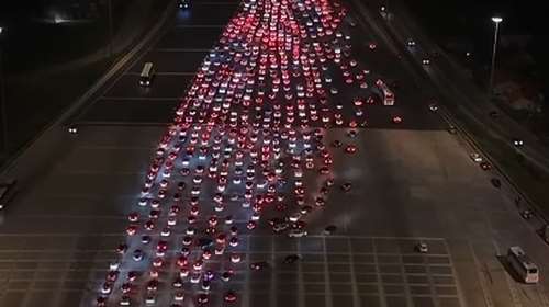 Επέστρεψαν οι εκδρομείς του Πάσχα: Εντυπωσιακό βίντεο από την Αθηνών – Κορίνθου με τα ακινητοποιημένα αυτοκίνητα